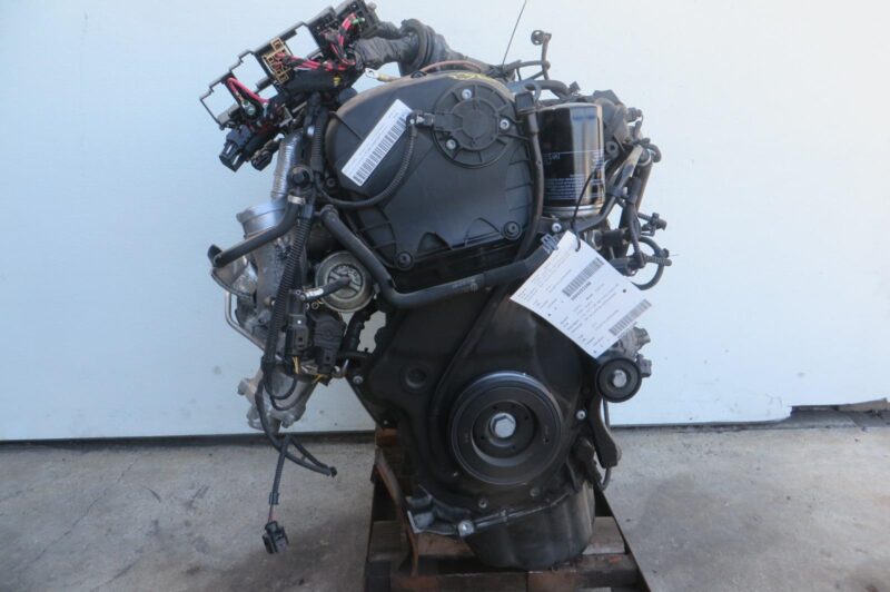 2013 Audi A4 Engine Assembly - Image 2