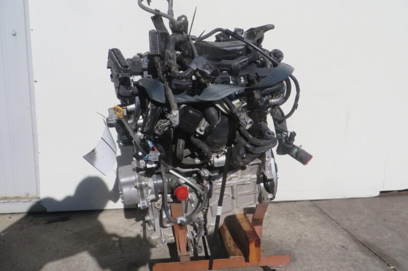 2019 Toyota Prius Engine Assembly - Image 5