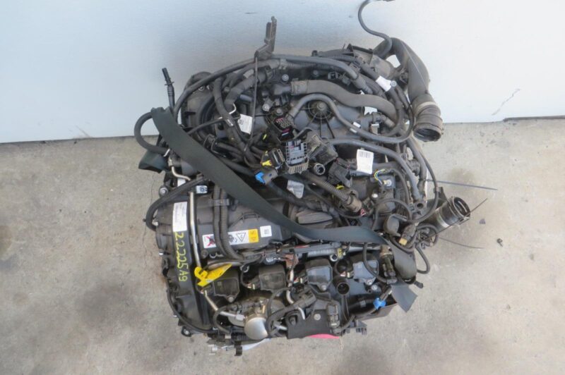 2020 BMW 330i Engine Assembly - Image 2