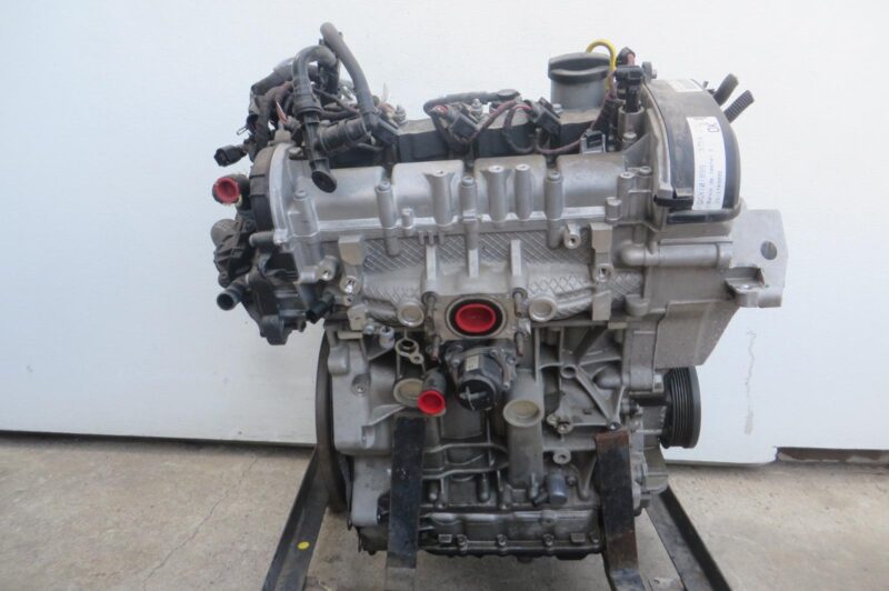 2019 Volkswagen Jetta Engine Assembly - Image 3