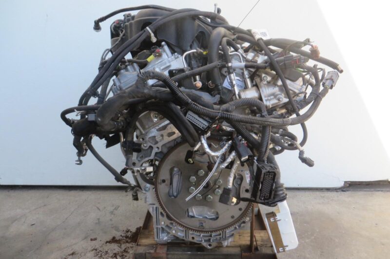 2019 GMC Acadia Engine Assembly - Image 2