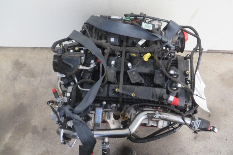 2002 Ford Thunderbird Engine Assembly - Image 4