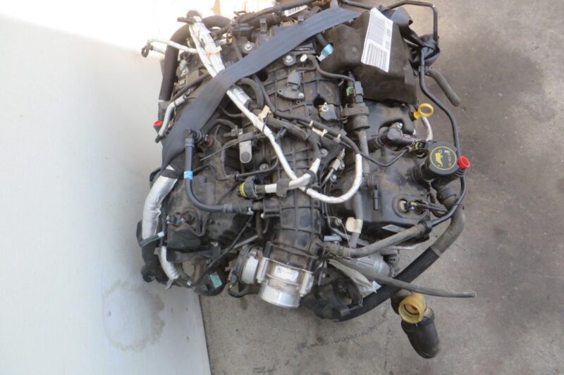 2016 Lincoln Navigator Engine Assembly - Image 3
