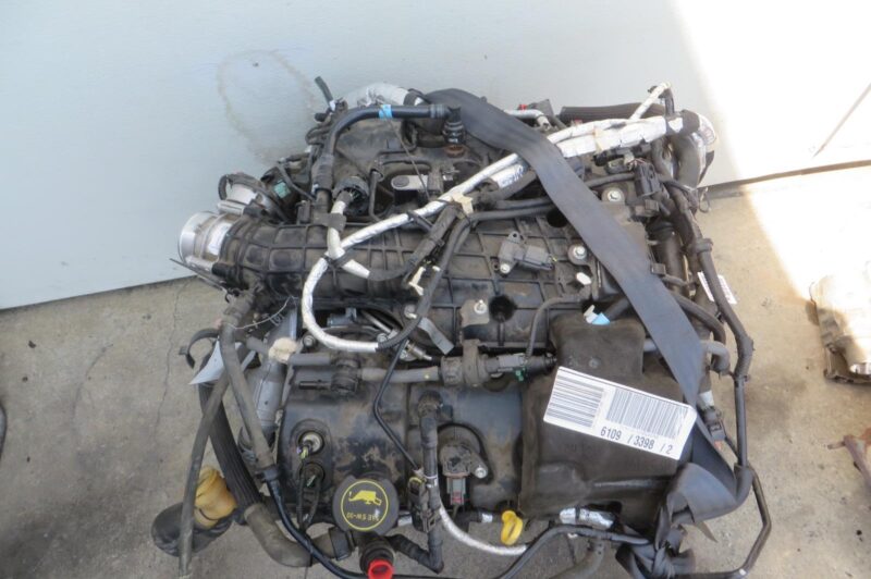 2016 Lincoln Navigator Engine Assembly - Image 4