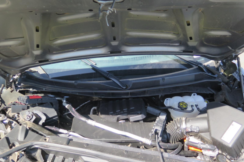 2021 Chevrolet Silverado 1500 Pickup Engine Assembly - Image 6