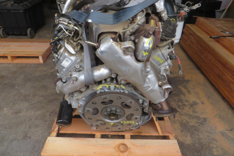 2016 Chevrolet Silverado 2500 Pickup Engine Assembly - Image 10